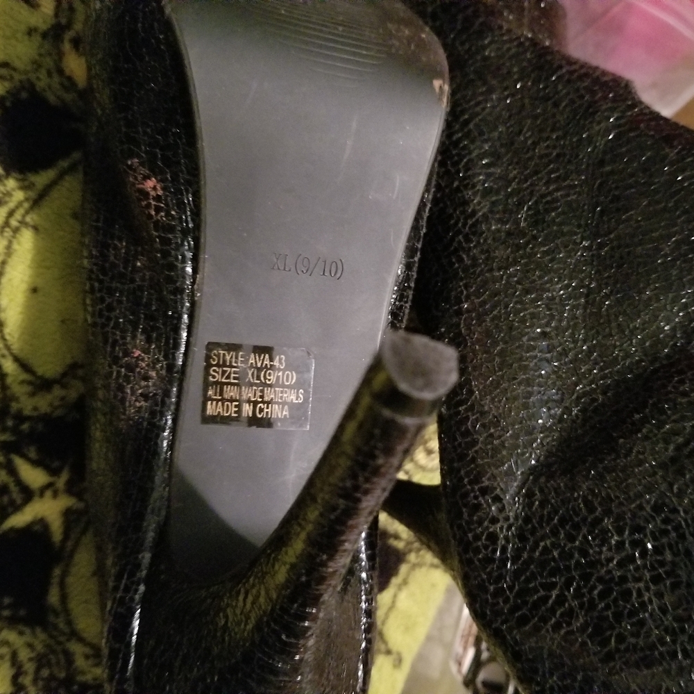 shoes - Picture 3 of 5